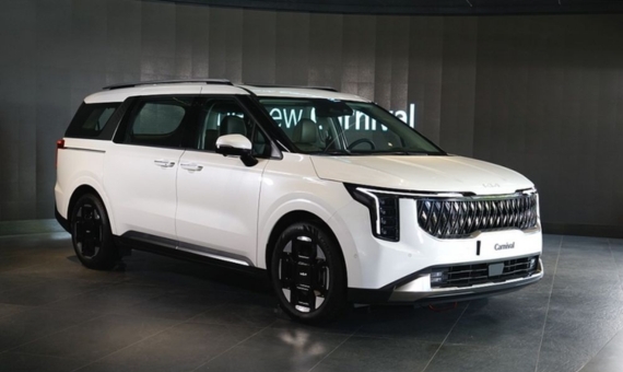Thuê xe Kia Carnival tự lái Phường Bến Thành