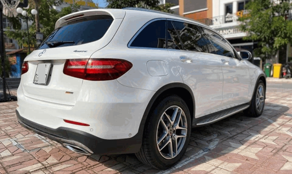 Thuê xe Mercedes GLC300 tự lái Quận 3