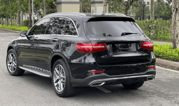 Thuê xe Mercedes GLC300 tự lái Quận 5