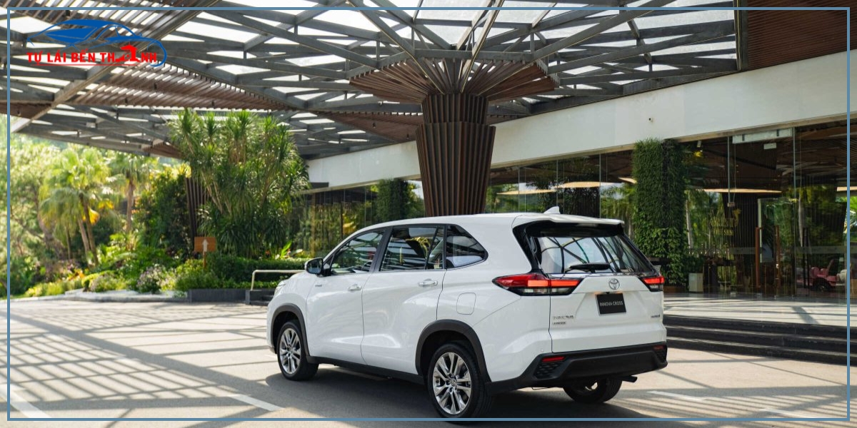 Giới thiệu dòng xe Innova tự lái tại Quận 2