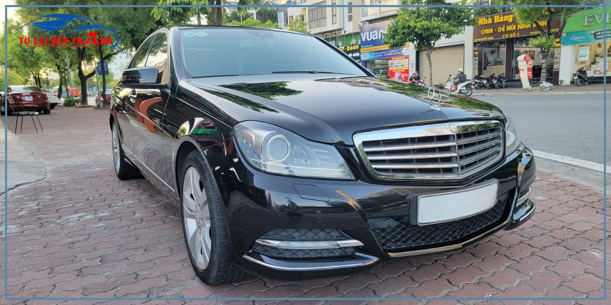 Giới thiệu xe Mercedes C250 tự lái Quận Tân Bình