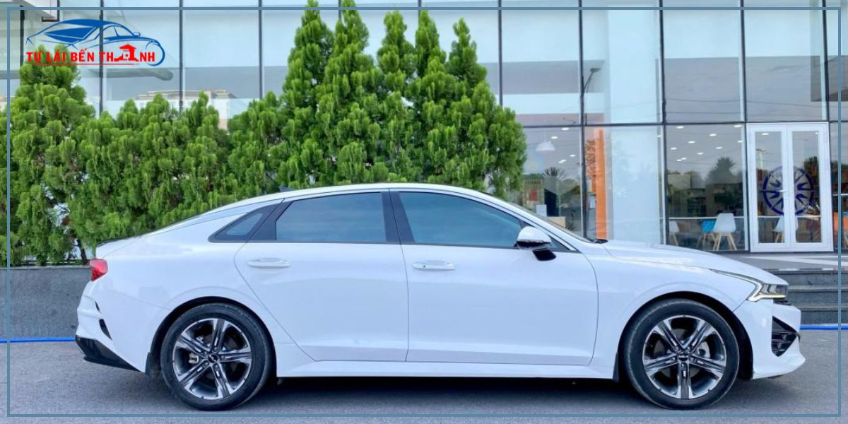 Khám phá dòng xe KIA K5 tự lái Quận Phú Nhuận