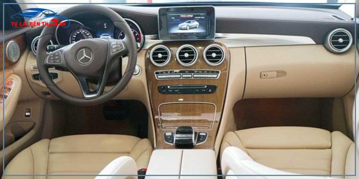 Kinh nghiệm khi thuê xe Mercedes C250 tự lái Quận 8