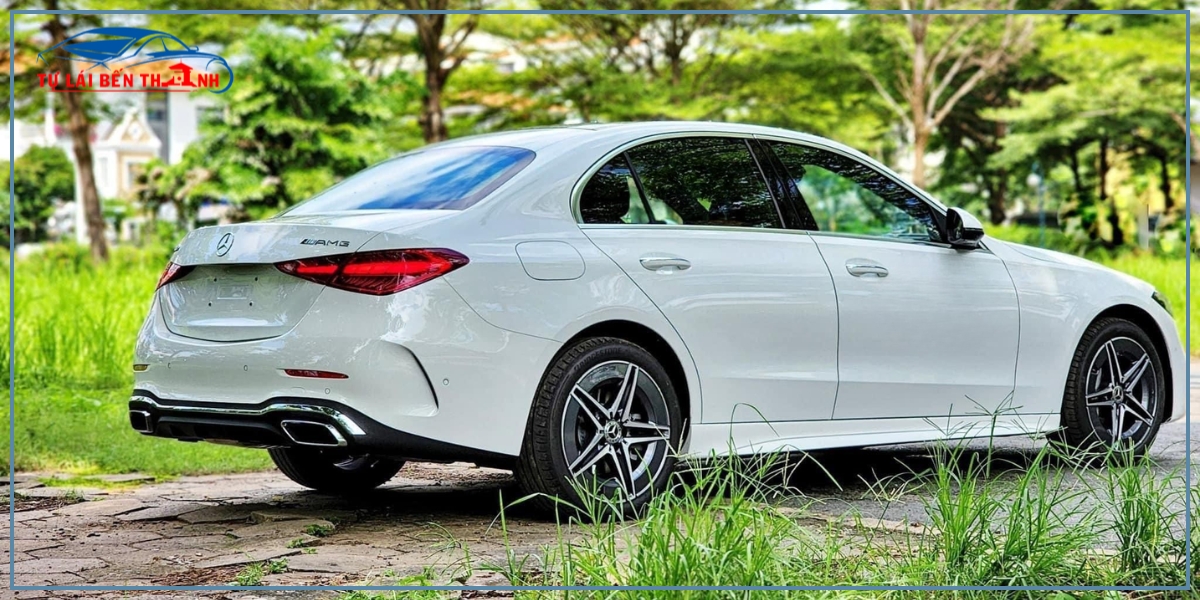Lưu ý khi thuê xe Mercedes tự lái Phường Chợ Quán