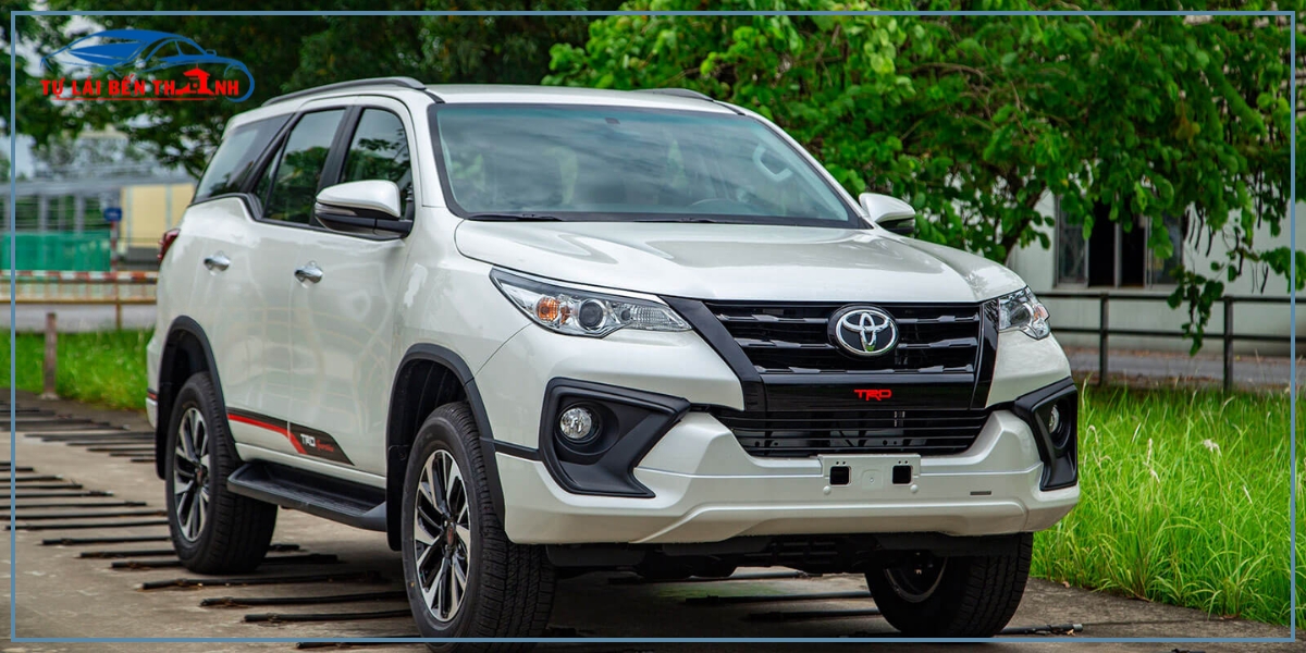 Lưu ý khi thuê xe tự lái Tết 2026 tại Phường Bến Thành