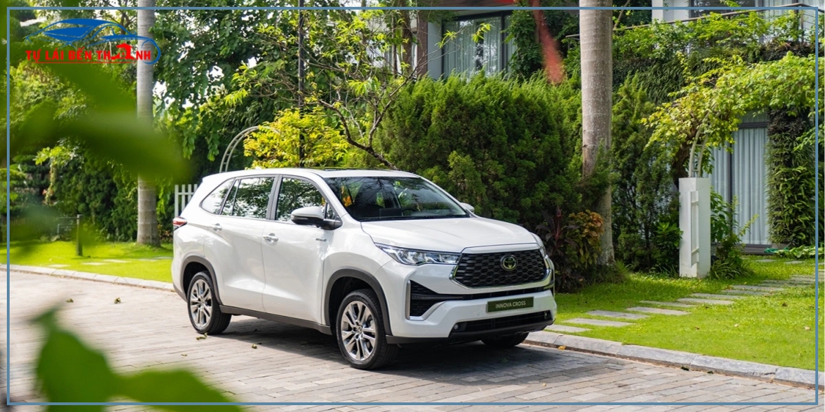 Vì sao khách hàng lựa chọn Bến Thành Tự Lái để thuê xe Innova tự lái Quận Tân Bình?